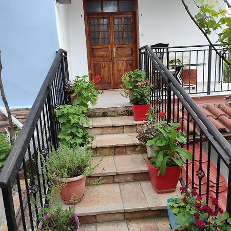 Guest House Eloid Berat Exterior foto